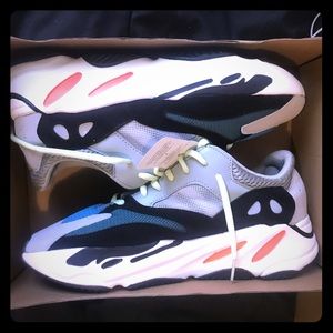 Yeezy boost 700 (adidas)